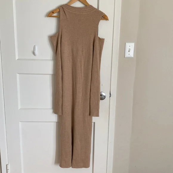 NWT Lita by Ciara Cold Shoulder Merino Wool Midi Knit Sweater in Doe - Picture 7 of 9
